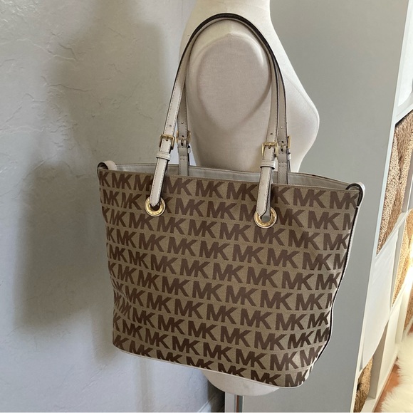 Michael Kors Brown Monogram Jet Set Jaquard Tote - Picture 11 of 13